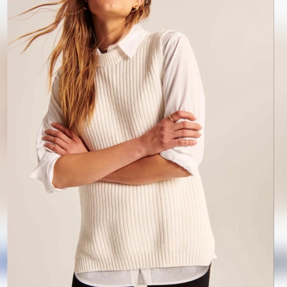 Abercrombie & Fitch Sweater Vest
